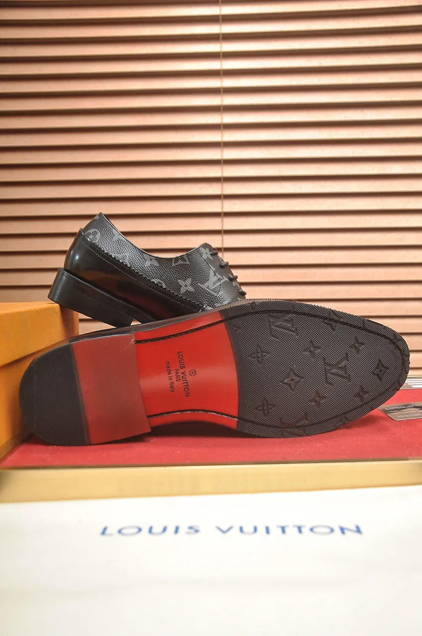 Men's men's shoes 💰500💶 [LV] (original single cowhide lining) 🍀LV's latest genuine leather business suit shoes are launched simultaneously on the official website. The first-layer cowhide imported from Italy is made of heavy gold, 💥official website 1:1 rubber outsole. Versatile to wear, high-end without losing class, and the color combination is extraordinary. This four-season style is alluring when worn on your feet, showing off your big-name flair. Standard code 38-45 (45 customized)